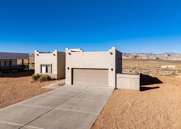 4 Mi To Powell: Retreat W/ Game Room! Holiday home Wahweap
