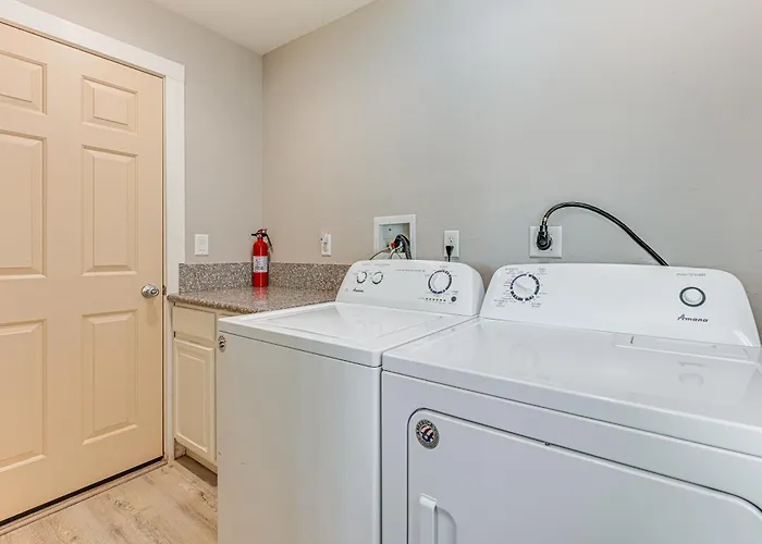 4 Mi To Powell: Retreat W/ Game Room! Holiday home Wahweap